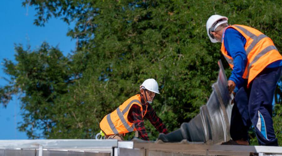 Expert Emergency Roof Repairs services in Egg Harbor, WI